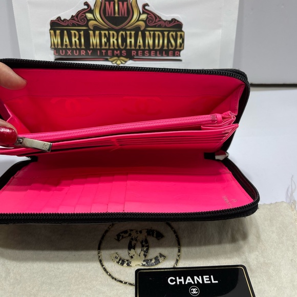 Chanel Cambon Zippy Wallet /clutch in lambskin , preloved. - Picture 10 of 14